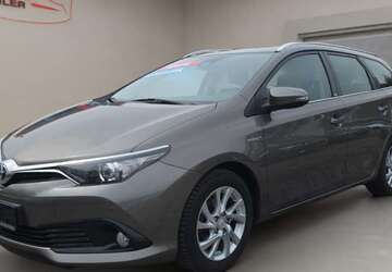 Toyota Auris 144.300 km 14.800 &euro; Wilkau-Haßlau 08112