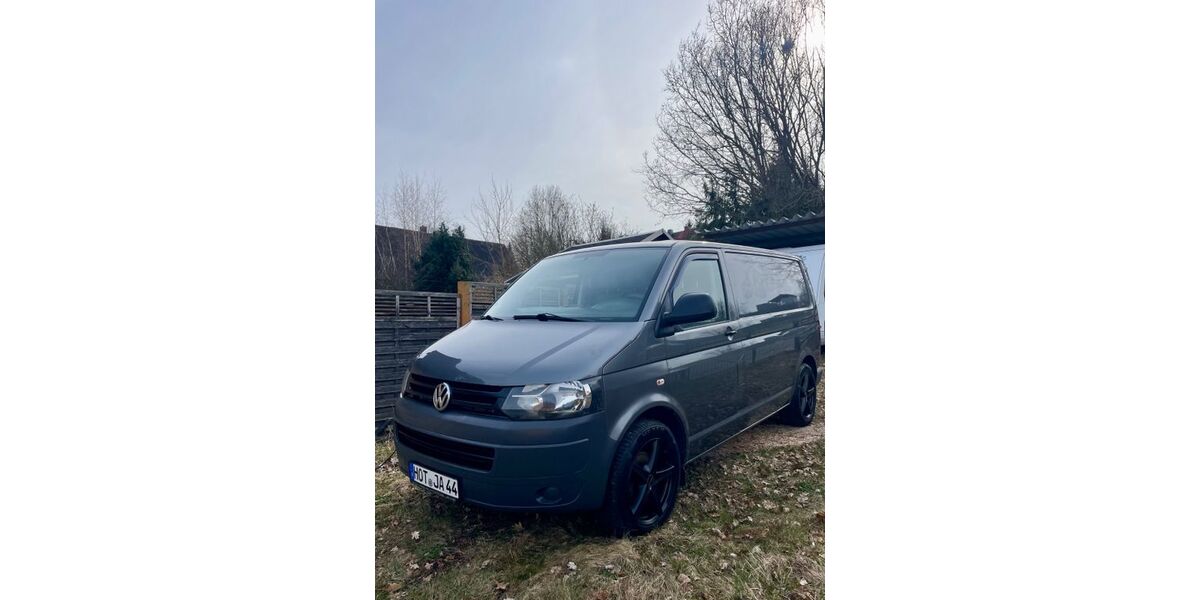 VW T5 Transporter 271.000 km 9.900 &euro; Gersdorf 09355