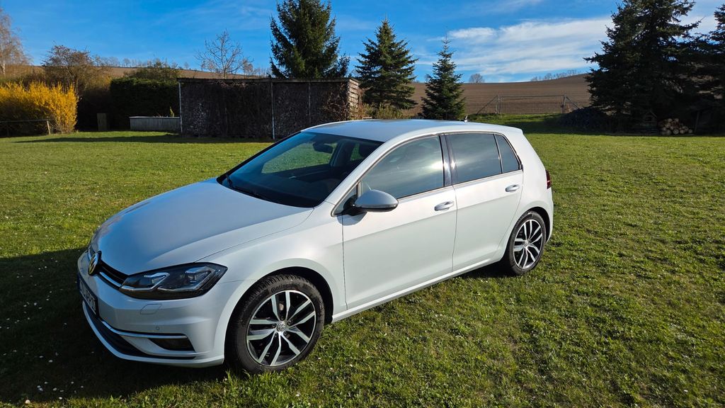 VW Golf 111.000 km 14.700 &euro; Neukirchen 09221