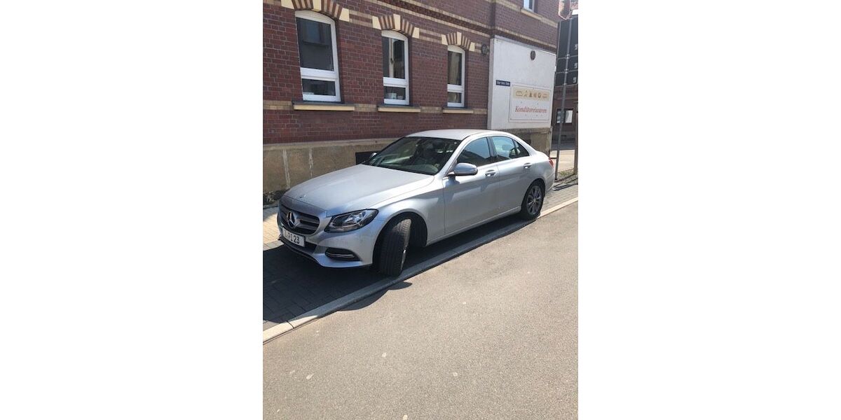 Mercedes-Benz 220 134.000 km 17.500 &euro; Zwickau 08064