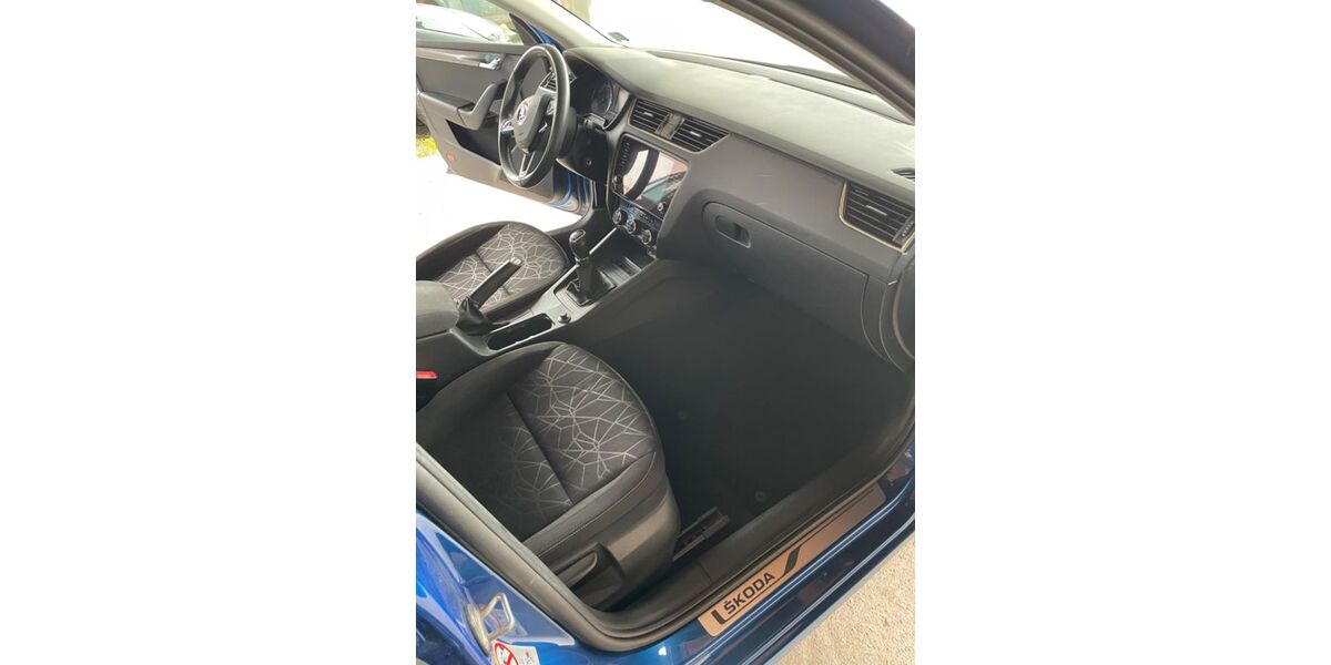 Skoda Octavia 72.300 km 17.500 &euro; Oelsnitz 09376