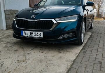 Skoda Octavia 129.000 km 16.900 &euro; Auerbach 08209