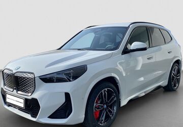 BMW iX1 2.194 km 52.275 &euro; Langenwetzendorf 07957