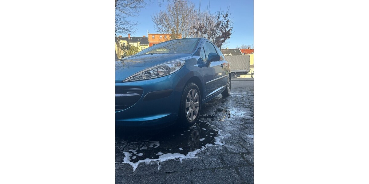 Peugeot 207 65.000 km 4.500 &euro; Meerane 08393