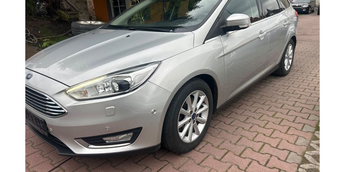 Ford Focus 184.000 km 5.900 &euro; zwickau 08064
