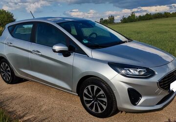 Ford Fiesta 4.657 km 16.999 &euro; Limbach-Oberfrohna 09212