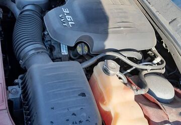 Dodge Challenger 65.000 km 27.800 &euro; Aue-Bad Schlema 08280