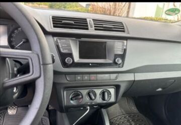 Skoda Fabia 82.000 km 7.600 &euro; Zwickau 08064