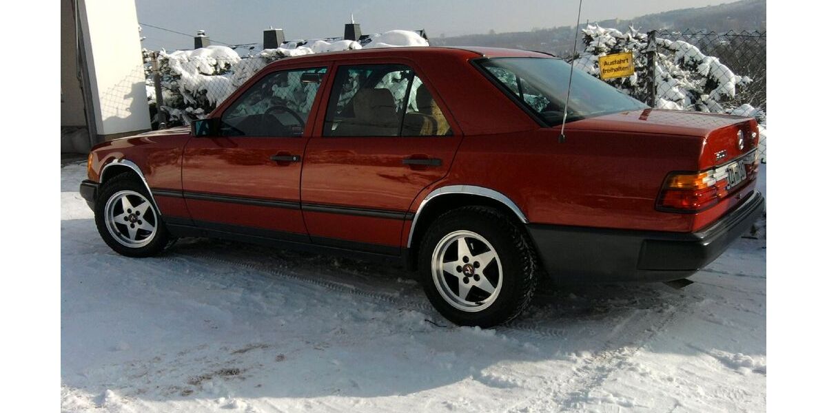 Mercedes-Benz 300 287.500 km 12.000 &euro; Schneeberg 08289