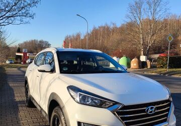 Hyundai TUCSON 58.000 km 15.300 &euro; Lauter-Bernsbach 08315