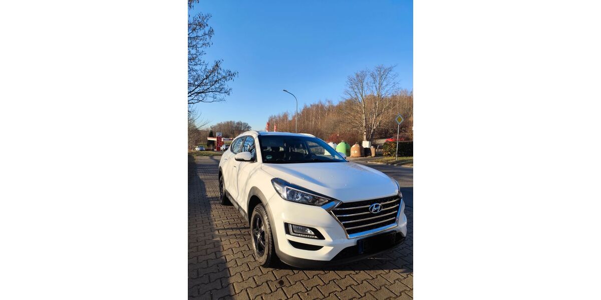 Hyundai TUCSON 58.000 km 15.300 &euro; Lauter-Bernsbach 08315
