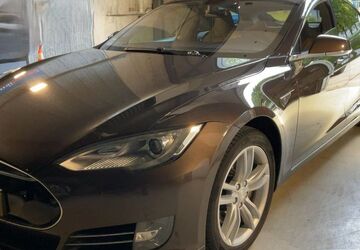 Tesla Model S 285.000 km 21.990 &euro; Thalheim bei Wels 04600