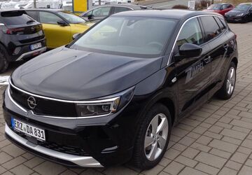 Opel Grandland (X) 10.250 km 29.990 &euro; Schneeberg 08289