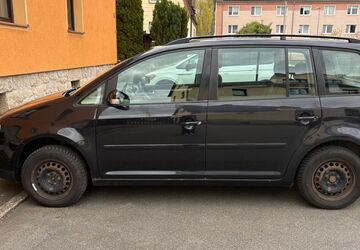 VW Touran 209.728 km 1.800 &euro; Hartenstein 08118