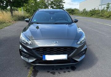 Ford Focus 74.000 km 16.999 &euro; Zwickau 08064