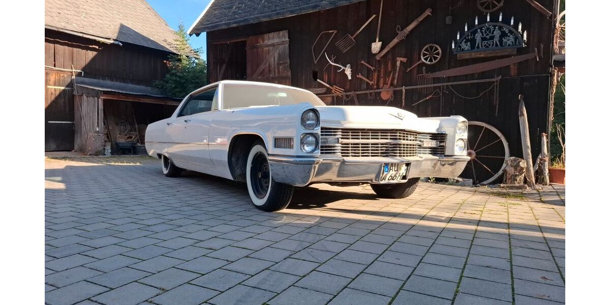 Cadillac Deville 42.000 km 19.900 &euro; Schneeberg 08289