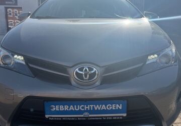 Toyota Auris 94.500 km 7.990 &euro; Lichtentanne 08115