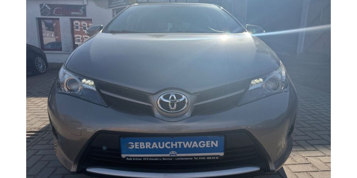 Toyota Auris 94.500 km 7.990 &euro; Lichtentanne 08115