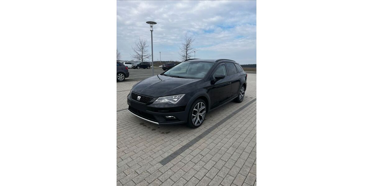 Seat Leon 69.900 km 18.490 &euro; Steinberg 08237