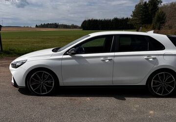 Hyundai i30 74.000 km 22.000 &euro; Oelsnitz 09376